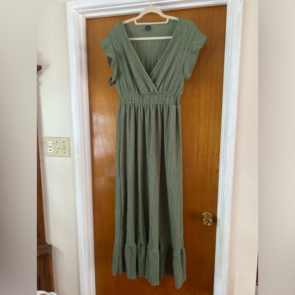 SHEIN Green Maxi Dress - Picture 1 of 5